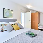 Lägenhet Valentina-1 By Interhome Pridraga
