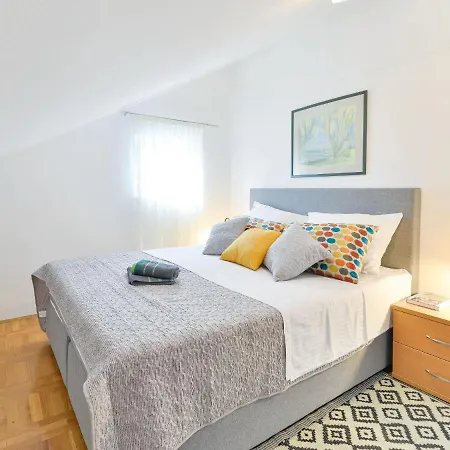 Valentina-1 By Interhome *