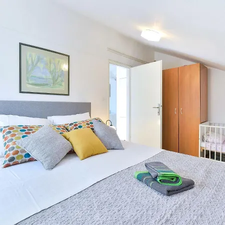 Apartament Valentina-1 By Interhome Pridraga